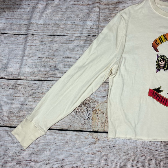 ⚡️SOLD⚡️ Guns N' Roses Band Long Sleeve Crop Tee Ivory Skull Graphic Shirt NEW - Picture 12 of 16